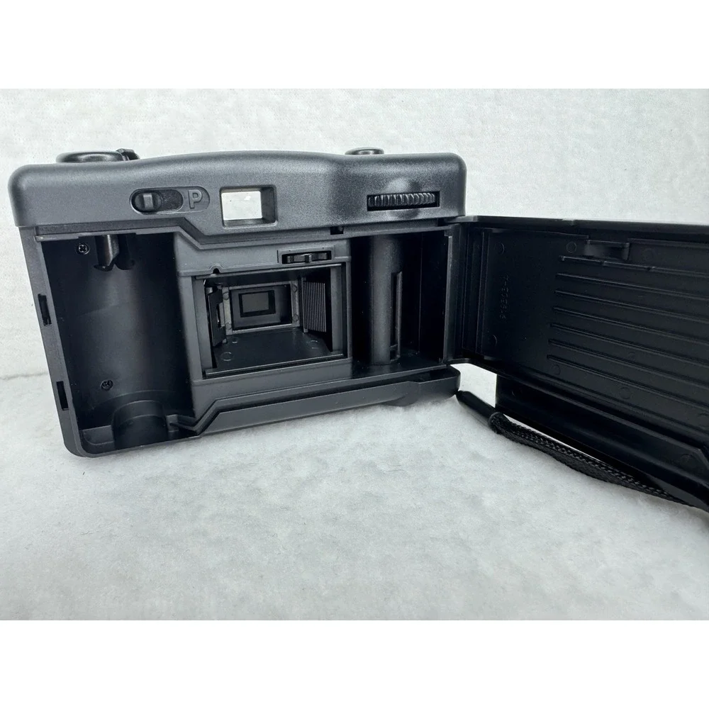 VIVITAR‎ PN2011 35mm Film Camera Panoramic Focus Free Point and Shoot -MINT